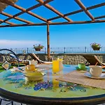 La Mela Blu Bed & Breakfast 3*