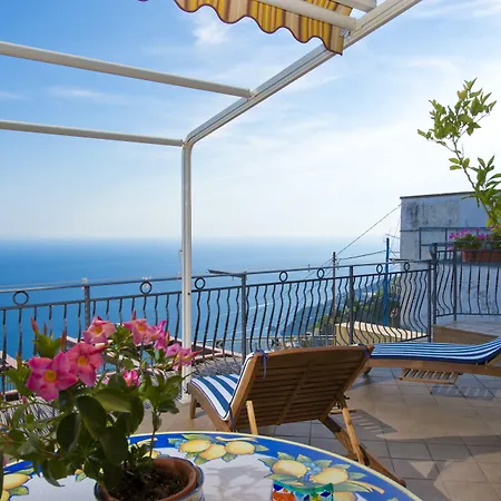 Bed & Breakfast La Mela Blu Furore