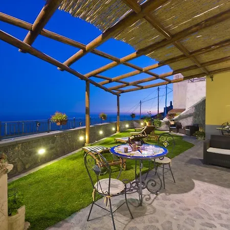 Bed & Breakfast La Mela Blu Furore