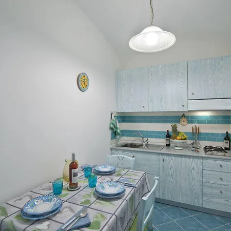 La Mela Blu Bed & Breakfast 3*