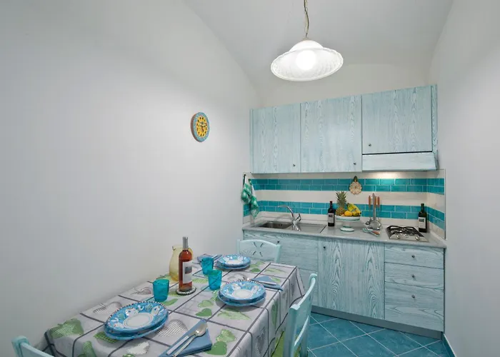 La Mela Blu Bed & Breakfast 3*